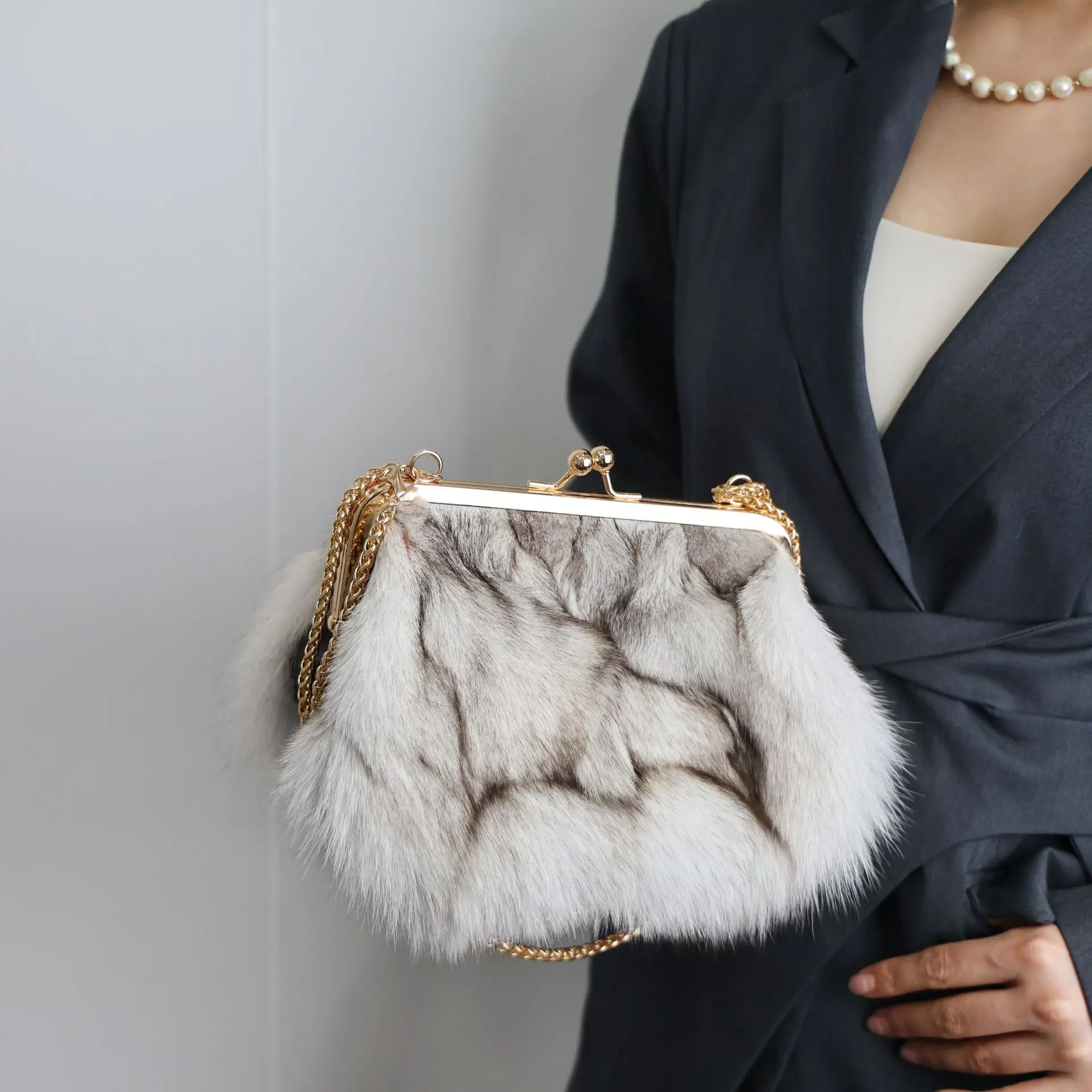 Luxury Real Fox Fur Clutch Bag Small Soft Fluffy Cloud Chain Shoulder Handbag Women Evening Party Purse Luxury Designer 2026