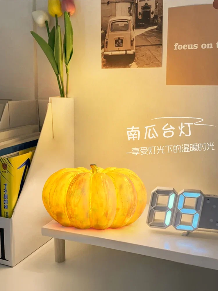 

Pumpkin lamp, desk lamp, creative bedroom, bedside small night lamp, portable rechargeable outdoor Halloween atmosphere lamp