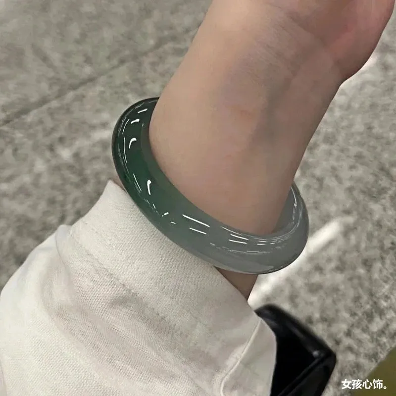 Old mine natural Burmese jade bracelet, ice-type oil-green jade bracelet, jade bracelet with floating patterns, genuine jade bra