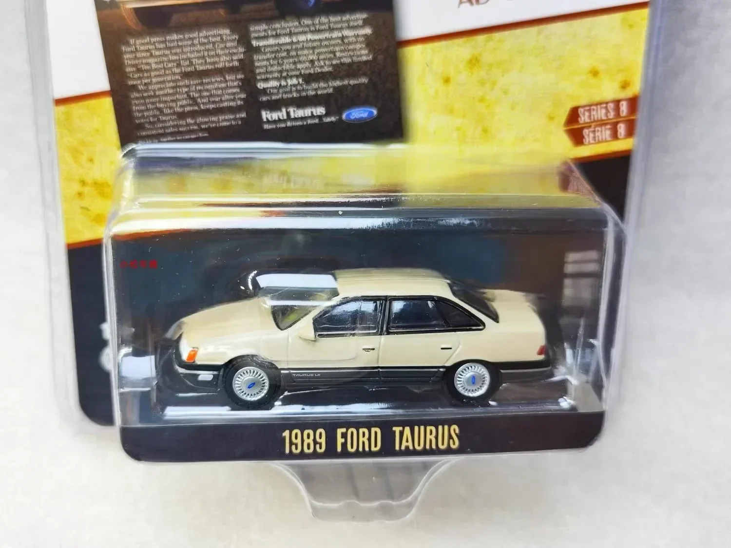 1:64 1989 Ford Taurus Diecast Metal aleación modelo coche juguetes para colección de regalos