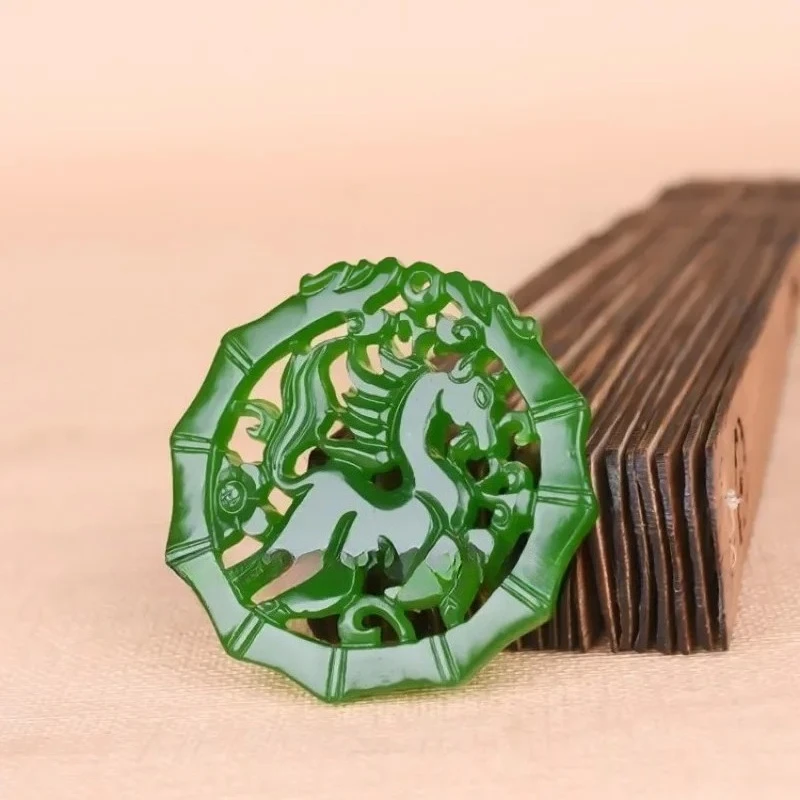 

Натуральный зеленый резной кулон из лошади ручной работы из нефрита, модные бутиковые украшения, мужское и женское ожерелье из двенадцати знаков зодиака