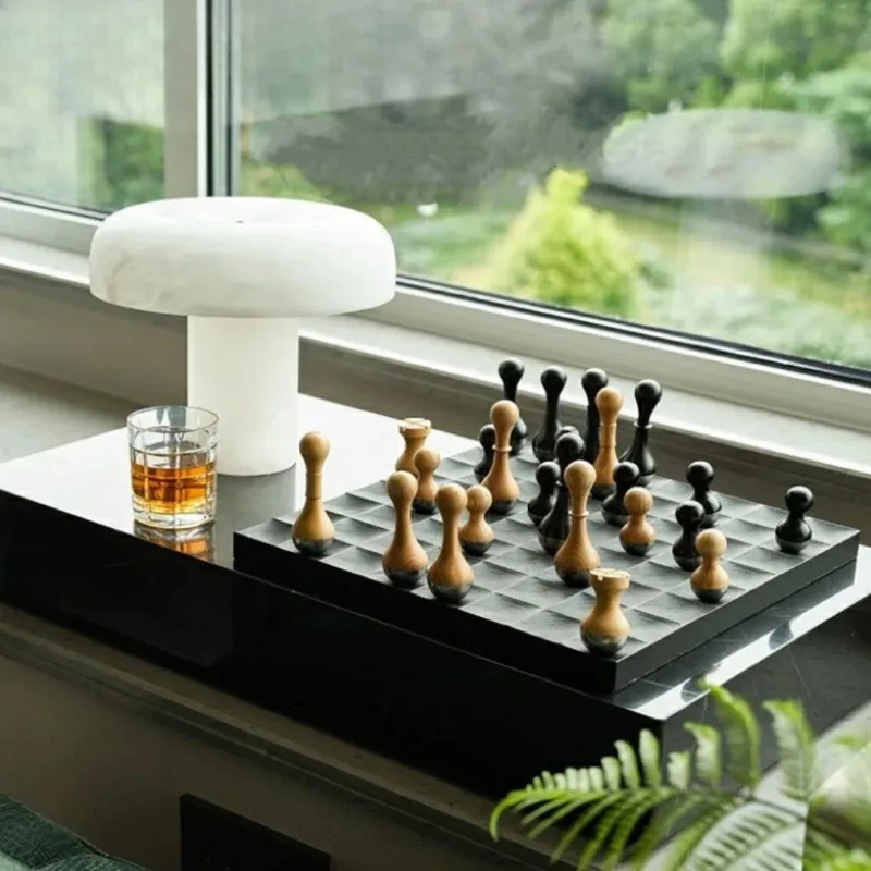 Modern light luxury tumbler chess ornament solid wood high-end chess board model house new home gift jewelry