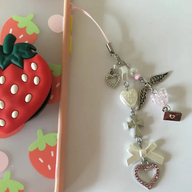 Handmade creative creation of love butterfly wings keychain mobile phone pendant Y2K charm love butterfly pendant