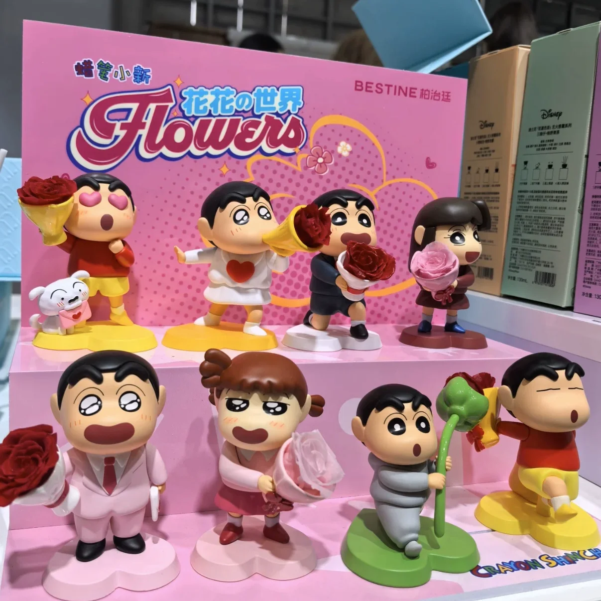 Подлинный карандаш Шин-Чан Цветочный мир Вечный цветок Серия Слепая коробка Трендовые украшения Модель Игрушечная фигурка Подарок на день рождения для девочки.