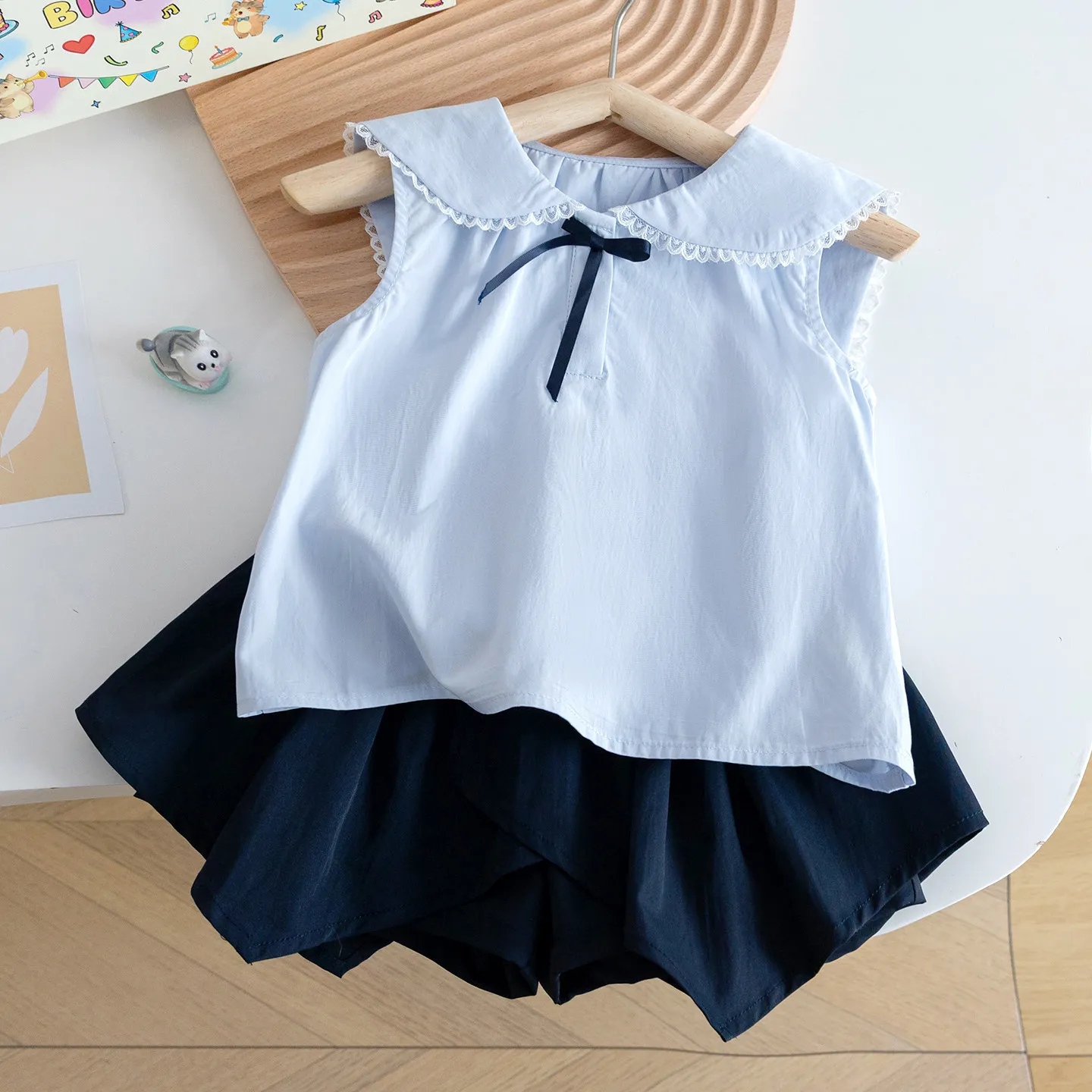 

Sweet and lovely girl bow doll collar vest lace shorts college style two piece set summer new style
