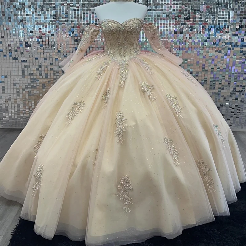 

Champagne Shiny Quinceanera Dresses Sweet Princess Applique Lace Long Sleeved Ball Gown Birthday Party Gowns Cape Vestidos De 15