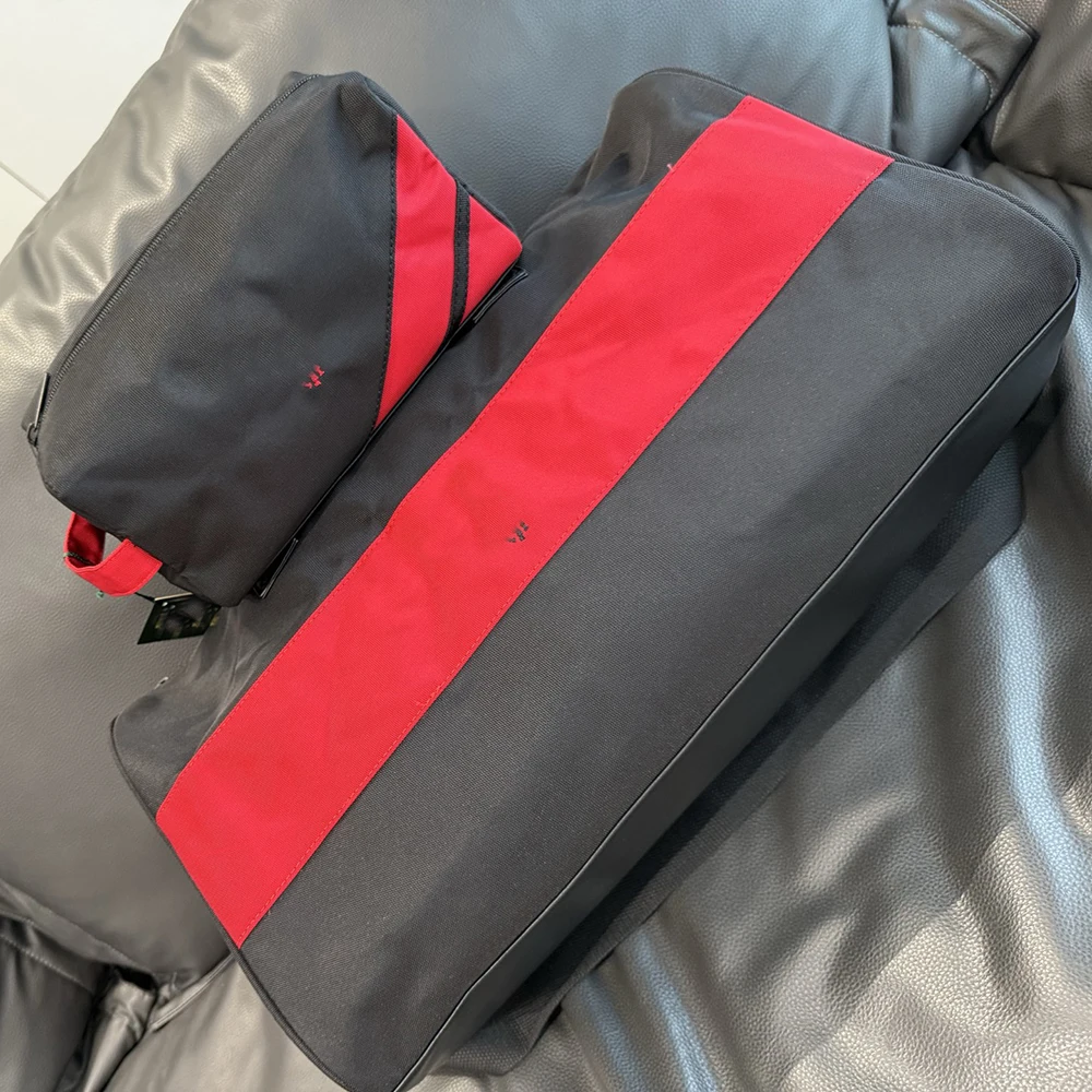 Outdoor Travel Fitness Bag Unisex Lightweight Large Capacity Nylon Stripe Color Collision Sports Bag for Men And Women