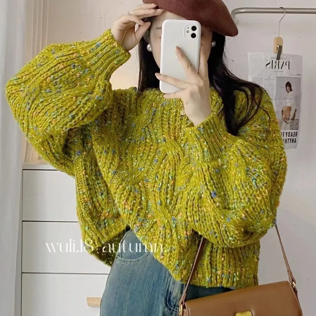 Small Design Sense Korean Edition 2024 Autumn New Fashion Contrast Round Neck Retro Print Pullover Knitwear Women's Trend