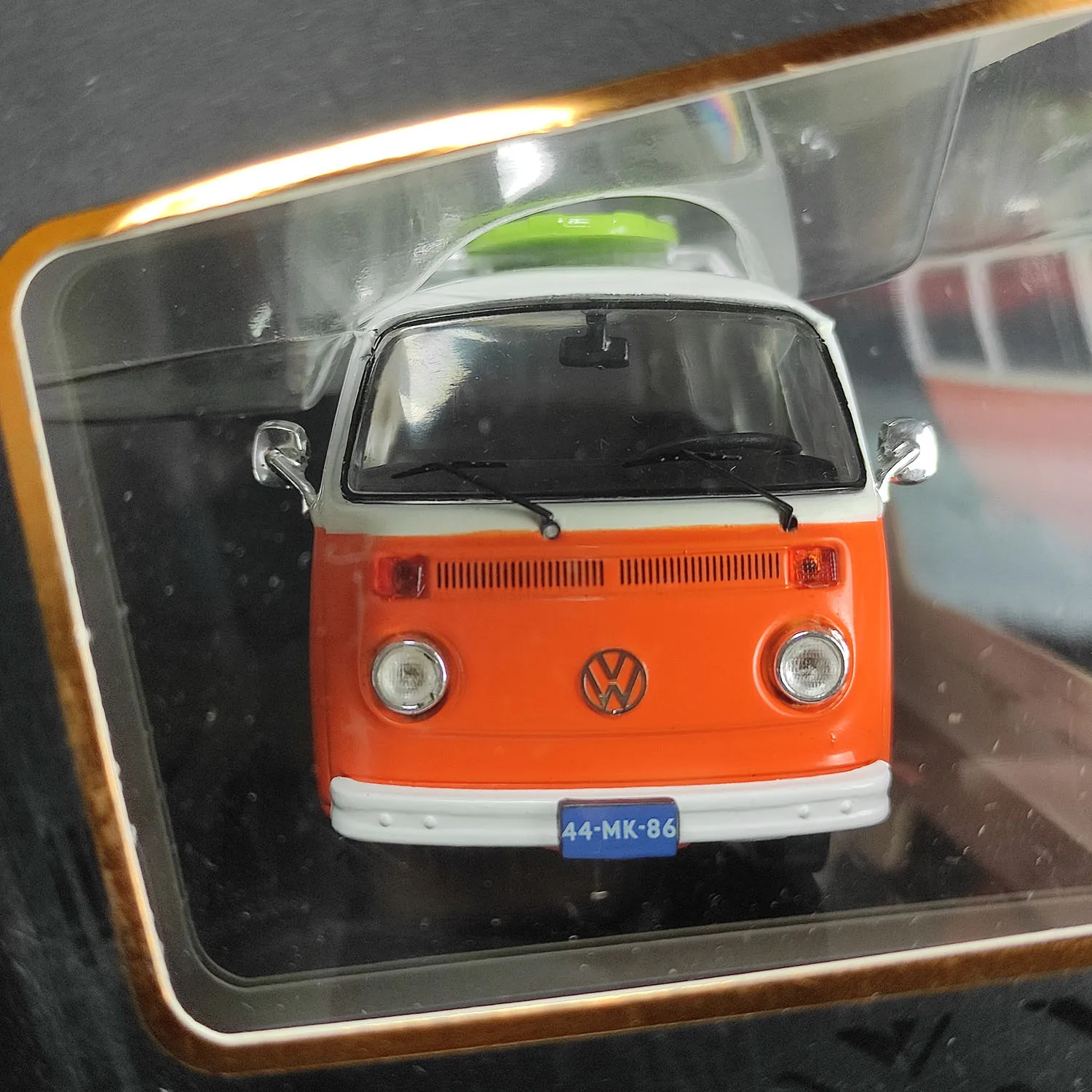 Fotografia 3: Diecast IXO Escala 1:43 VW T2 Station Wagon 1975 Modelo de carro em liga