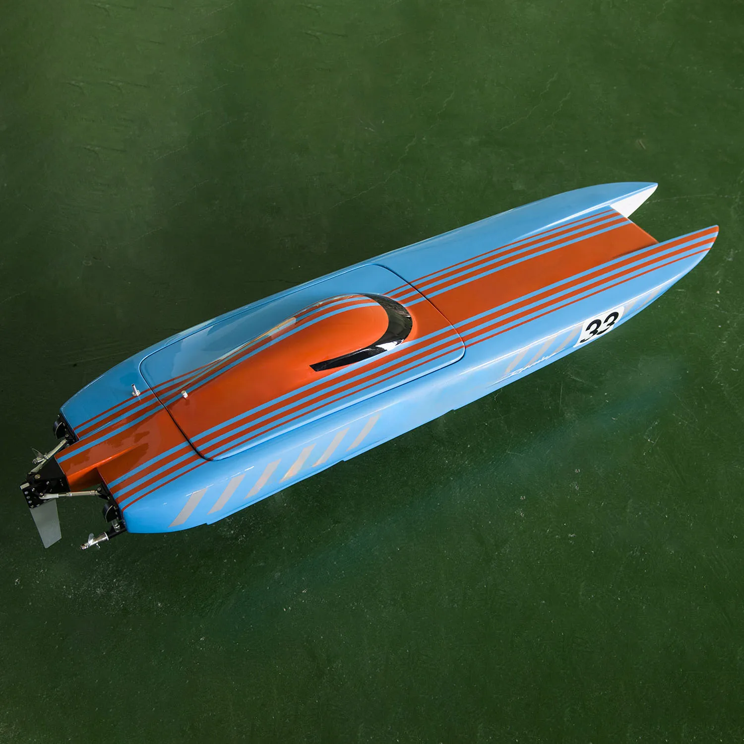 

Toys RC Racing Boat Kevlar Remote Control Electric High Speed Boat DTRC E33 Cooling System Brushless Motor 120A ESC Painted Ship