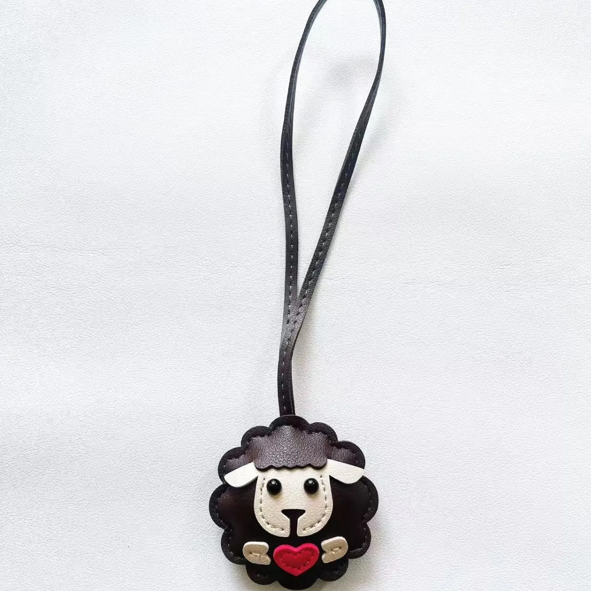 New Leather Pendant Keychain, Jewelry, Luggage, Small Pendant for Car Tie Sheep, Cute Keychain.