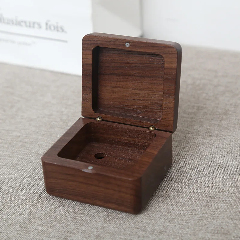 صندوق تشغيل الموسيقى الخشبي المحفور المخصص من Ever Bright عالي الجودة لحركة الموسيقى YUNSHENG كرنك اليد هدية عيد الميلاد وعيد الميلاد وعيد الميلاد