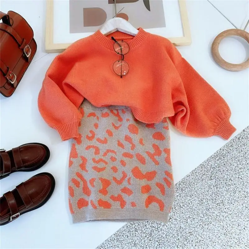 

Girls' Internet Celebrity Outfit Stylish Autumn Winter New Fashionable Batwing Knitted Sweater Half Skirt for Toddlers and Young