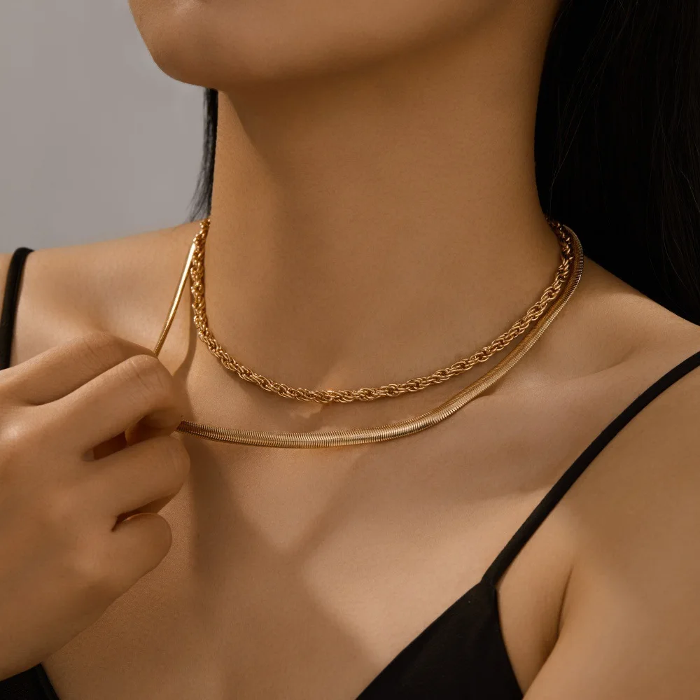 

Daint Chain Necklaces for Women Trendy Street Neck Jewelry Elegant Cool Gold Fried Twists Chain Vintage Layered Collar Set