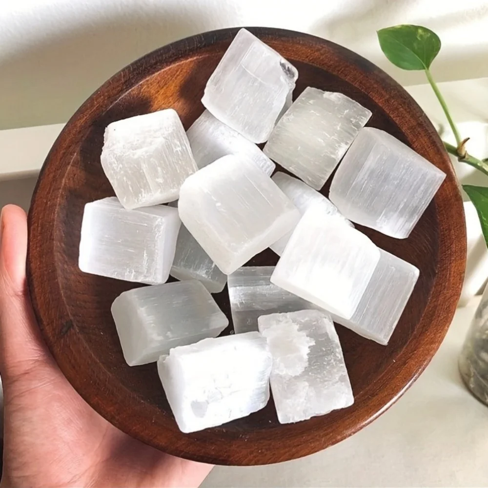 Cubo di selenite bianco naturale Guarigione Reiki Campione minerale Cubo di pietra di cristallo trasparente Cacciato Artigianato popolare per la decorazione domestica