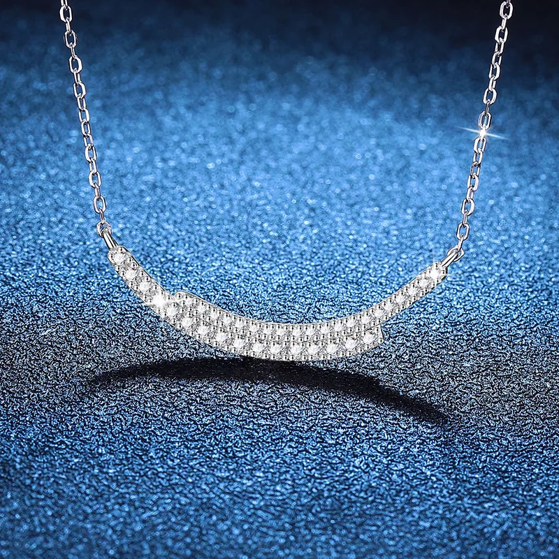 

D Color Moissanite Necklace Platinum PT95018k Gold Pendant Collarbone Chain Women's Full Diamond Simple Smile Necklace Women