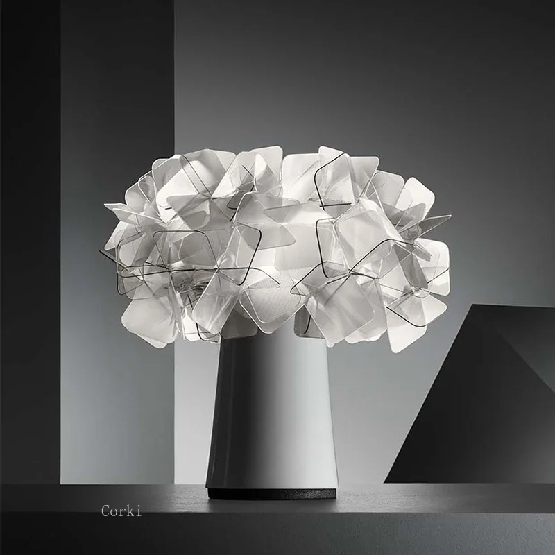 

Modern Slamp Clizia Table Lamp Nordic Plastic Desk Lamp PVC Flower Light Bedroom Kids Lighting Fixtures Acrylic Desk Lamp Decor