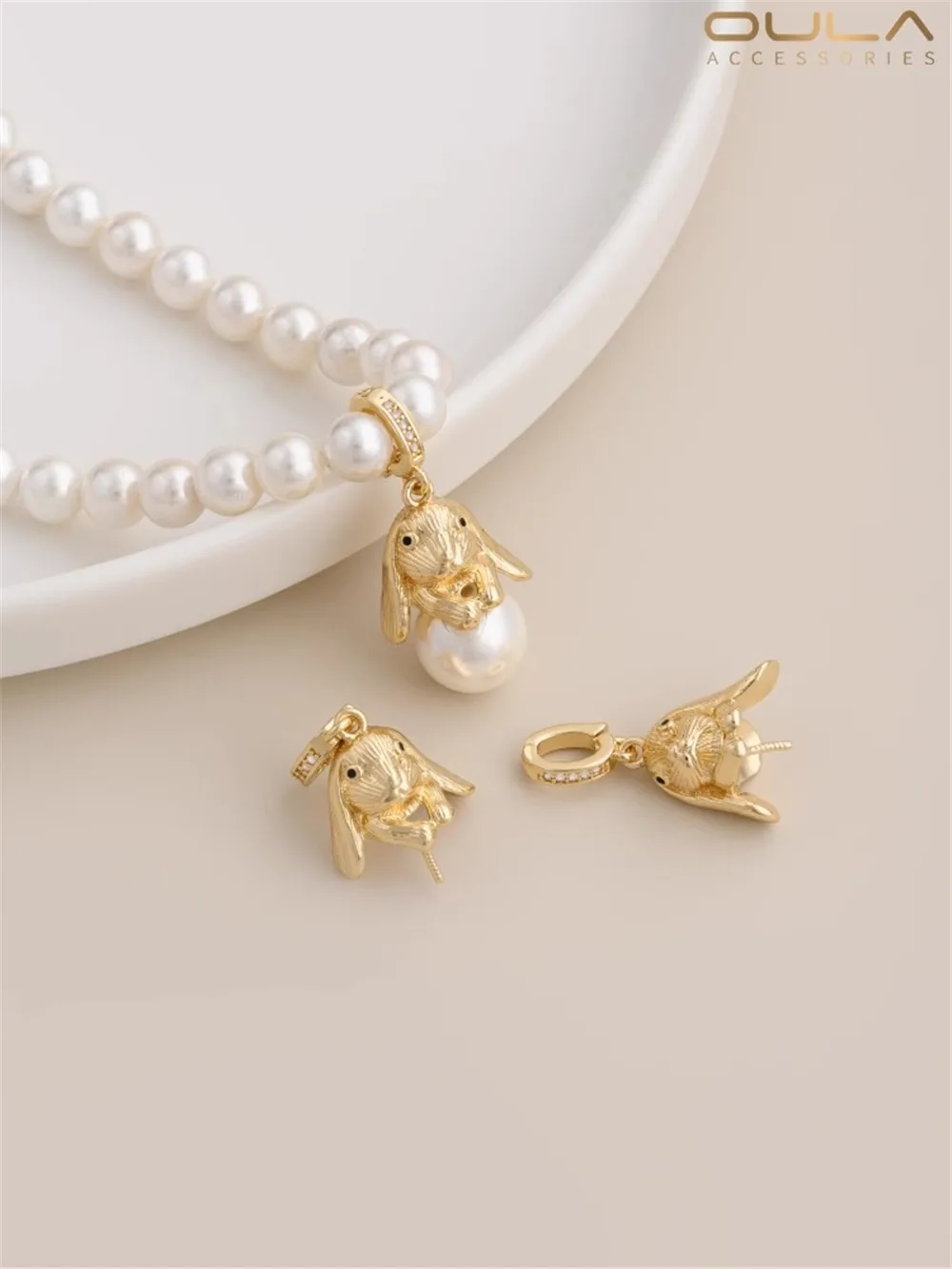 

14K Gold-Color Plated Melon Seed Buckle Rabbit Bead Pendant Longeared Rabbit Diy Handmade Sticky Crystal Pearl Necklace Pendant