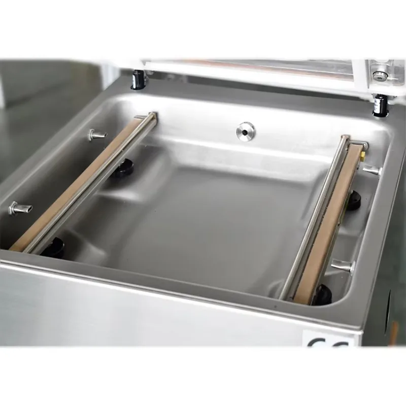 เครื่องบรรจุภัณฑ์สุญญากาศแบบอัตโนมัติเต็มรูปแบบสำหรับปลาแช่แข็งแบบห้องเดียว รุ่น VM400TE ใช้ระบบลม