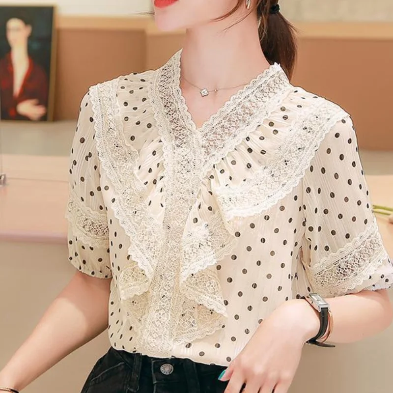 2023 New Spring Tops Women Summer V Neck Short Sleeve Slim Pullover Printing Geometric Hollow Out Lace Office Lady Korean Blouse