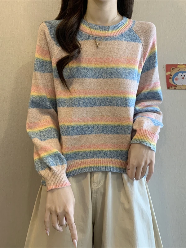 

Свободный вязаный свитер в радужную полоску для женщин, осенне-зимняя новинка, с круглым вырезом, длинными рукавами, универсальный, антивозрастной топ