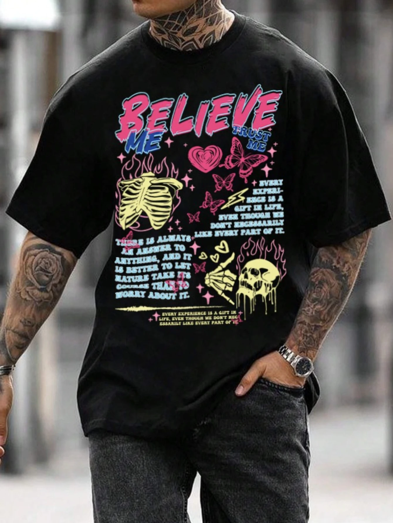 T-shirt oversize pour homme, col rond, manches courtes, imprimé 'Believe Me', squelette, cœurs, papillons et flammes sur la poitrine, style streetwear décontracté