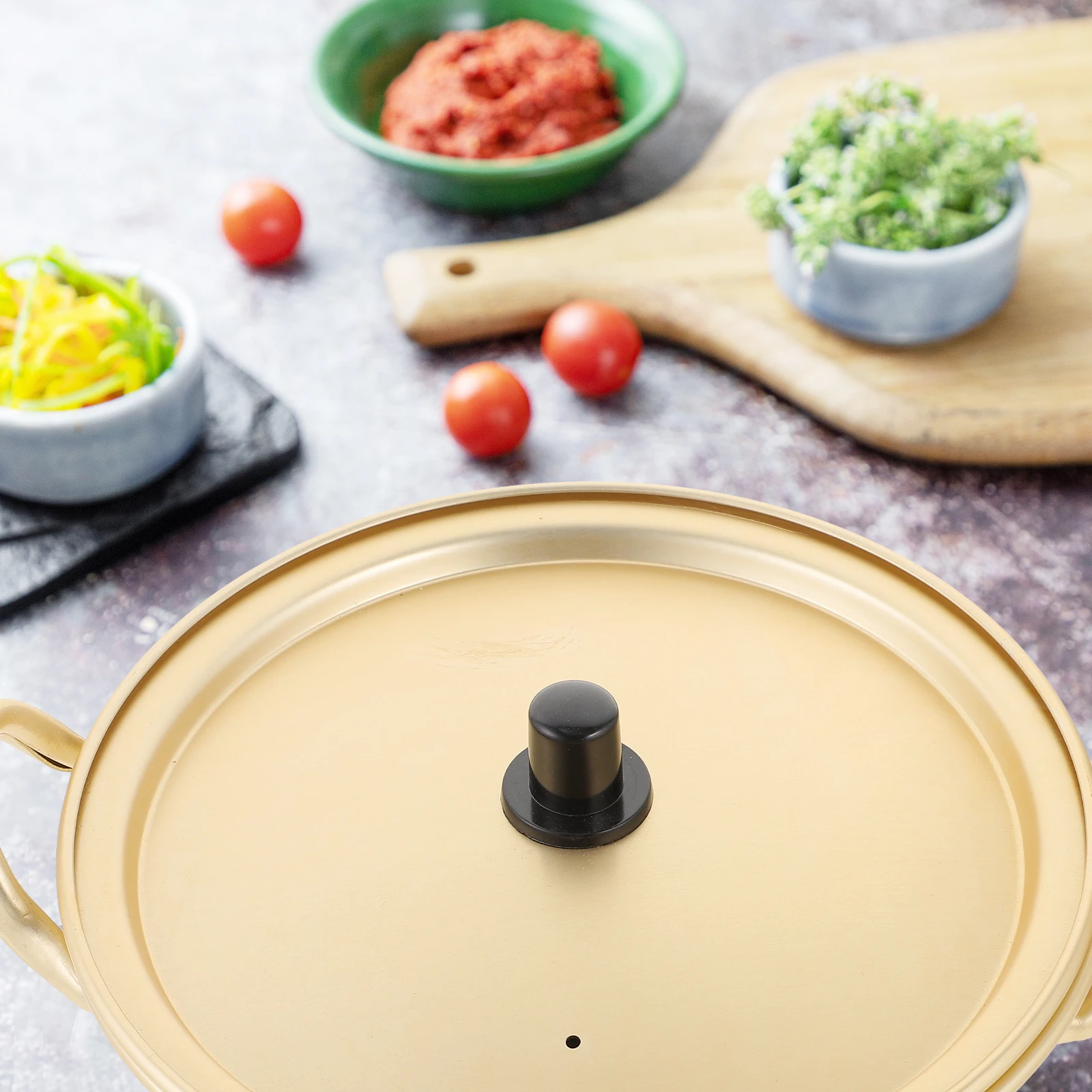 

Ramen Pot Golden Aluminum Noodle Cooker Soup 30CM Lightweight Easy Heating Stove Camping Kitchen Cooking