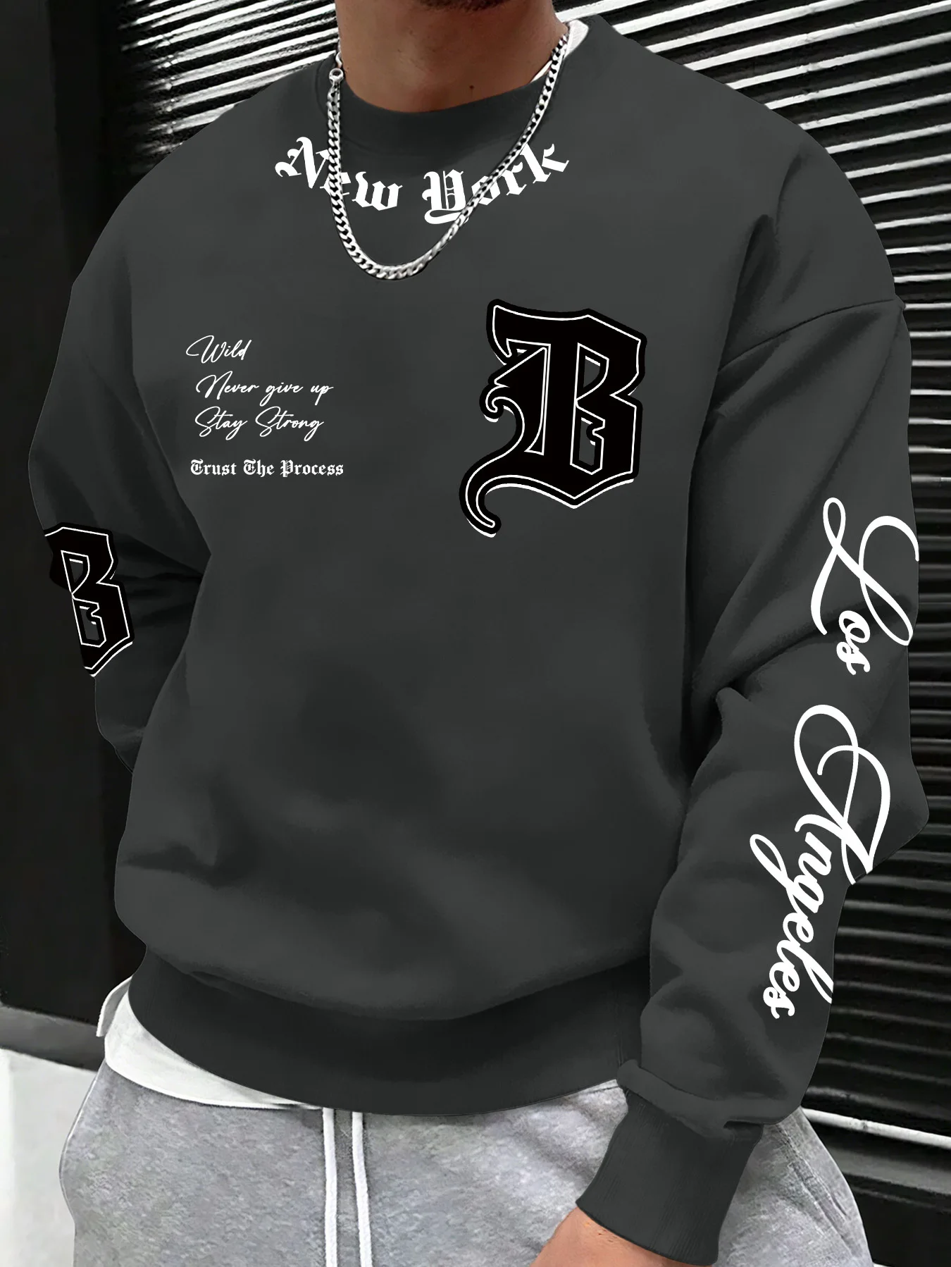 Neues Herren-T-Shirt im amerikanischen Stil für den Herbst, mit Gothic-Buchstaben-Print, bequem, weich, Rundhalsausschnitt, lange Ärmel, Outdoor-Street-Top – Detail 8