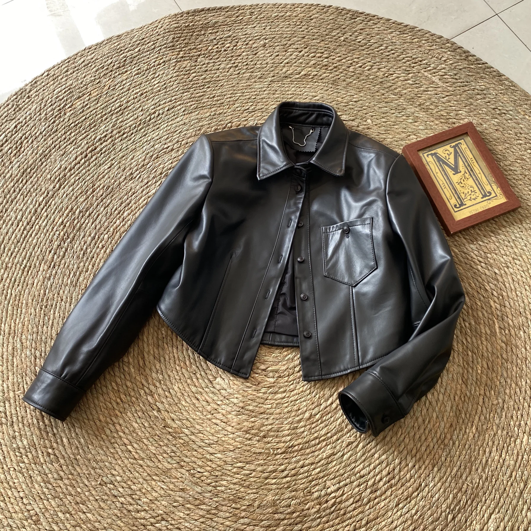 여성용 슬림핏 양가죽 재킷 봄 가을 턴다운 칼라 싱글 버튼 코트 슬리 컴뮤트 슬레 오르트 레...