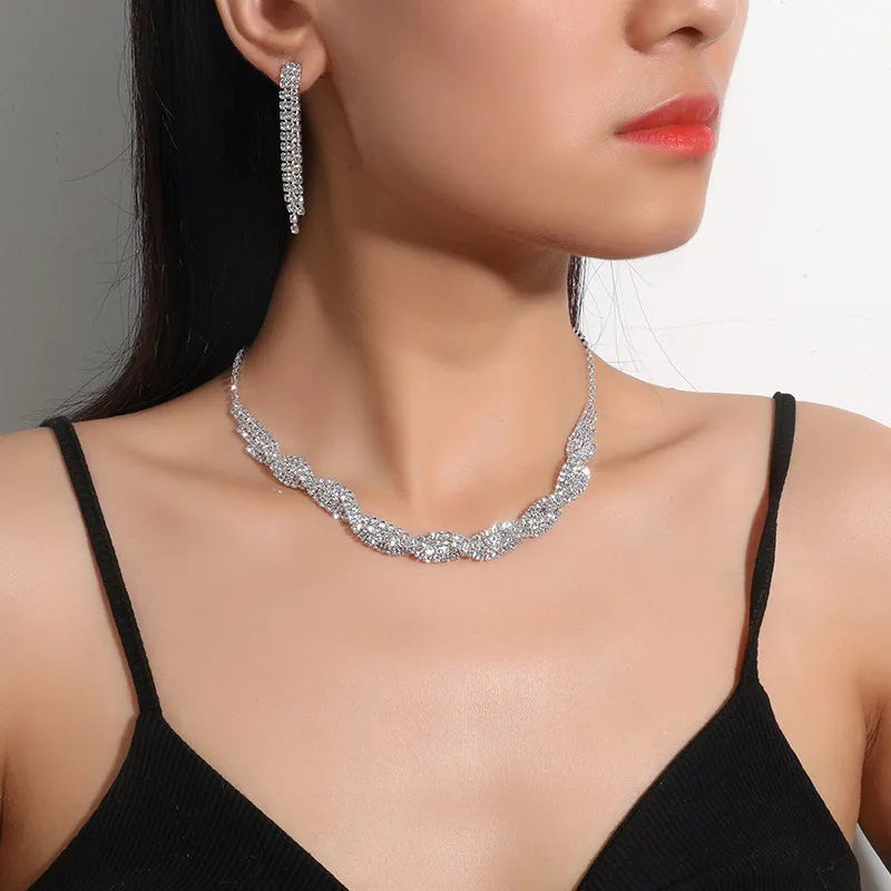Foreign trade e-commerce source Fashion claw chain rhinestone braided necklace earrings bracelet set combination jewelry