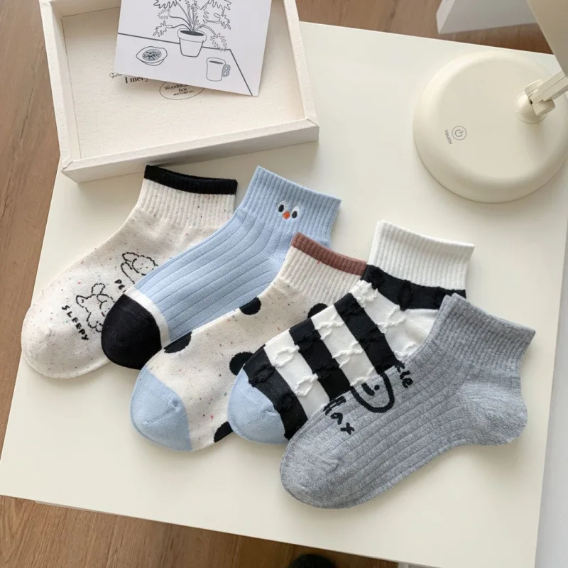

5 Pairs of Women's Cartoon Mid Tube Socks for Summer Lightweight Sweat Absorbing Breathable and Comfortable Mid Tube Socks