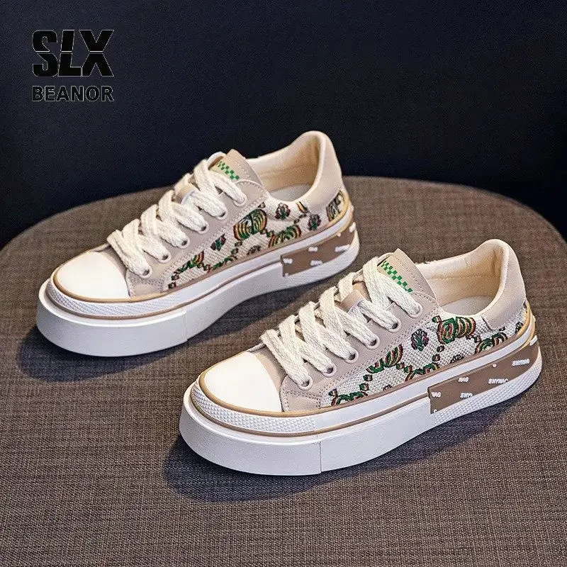 Off White Green Ladies Footwear Fashion 2024 H On Offer Casual Korean Offers New Arrival 39 Walking Stylowe damskie buty płócienne