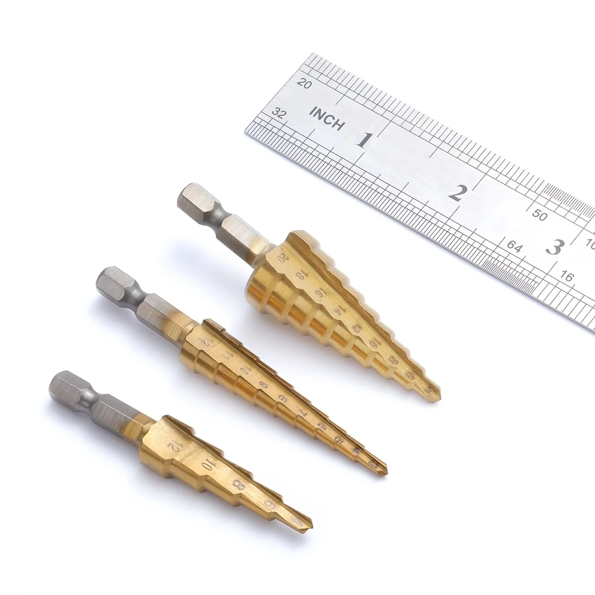 Juego de 3 Brocas Escalonadas HSS Recubiertas - Punta Dorada, Acero de Alta Velocidad para Perforar Madera y Metal, Ideal para Manualidades y Uso Profesional
