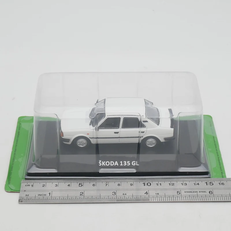 Ixo 1:43 Skoda 135 GL Diecas Automodell Metallspielzeugfahrzeug Legierung Sammlung Geschenke