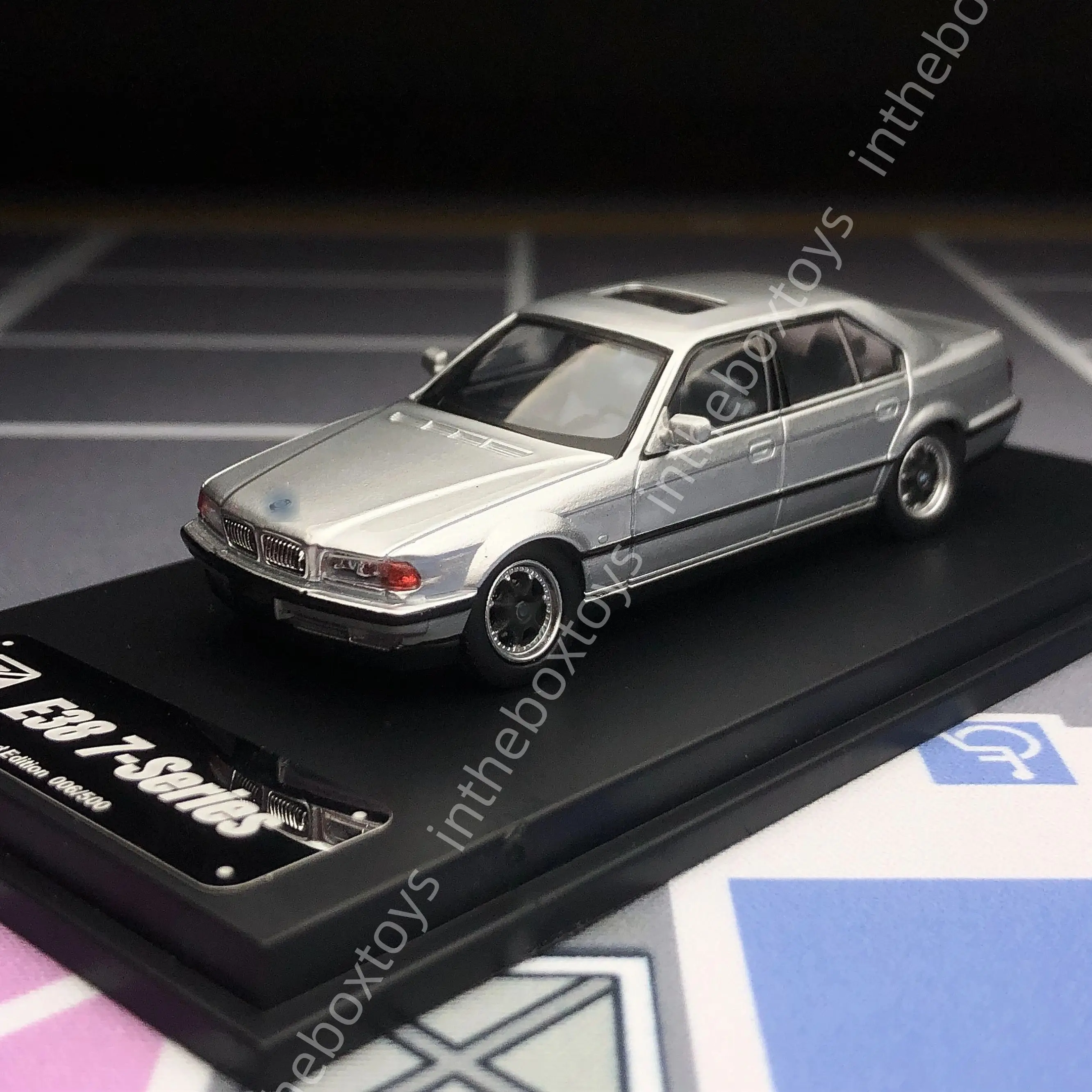 

DCM 1/64 E38 7-Series Silver Diecast Model Car Collection Limited Edition Hobby toys