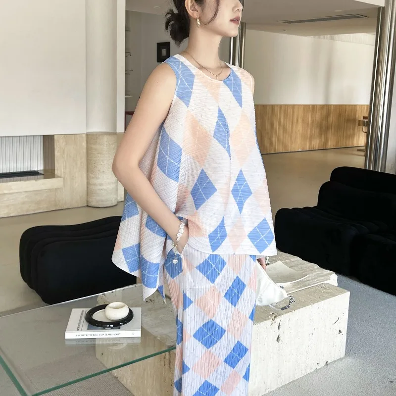 

Miyake Pleated Skirt Set Plisse Summer 2026 Premium Pleats Asymmetrical Loose-Fit Fashionable Casual Versatile Printed T-Shirt