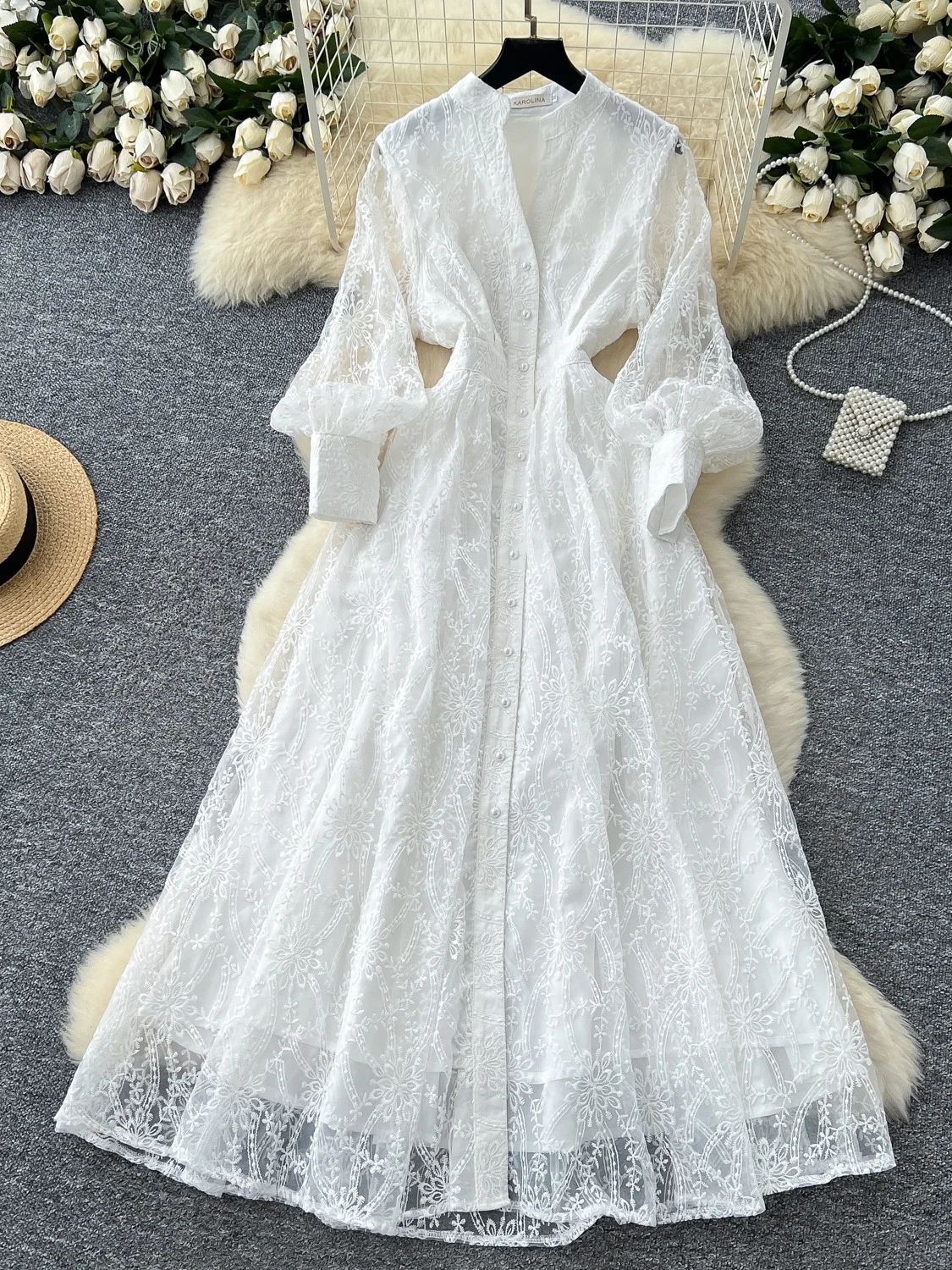 Vestido Retro E F 2025 Novo de Alta Qualidade com Gola Alta, Botão Único, Cintura Ajustável e Saia Longa de Tul...