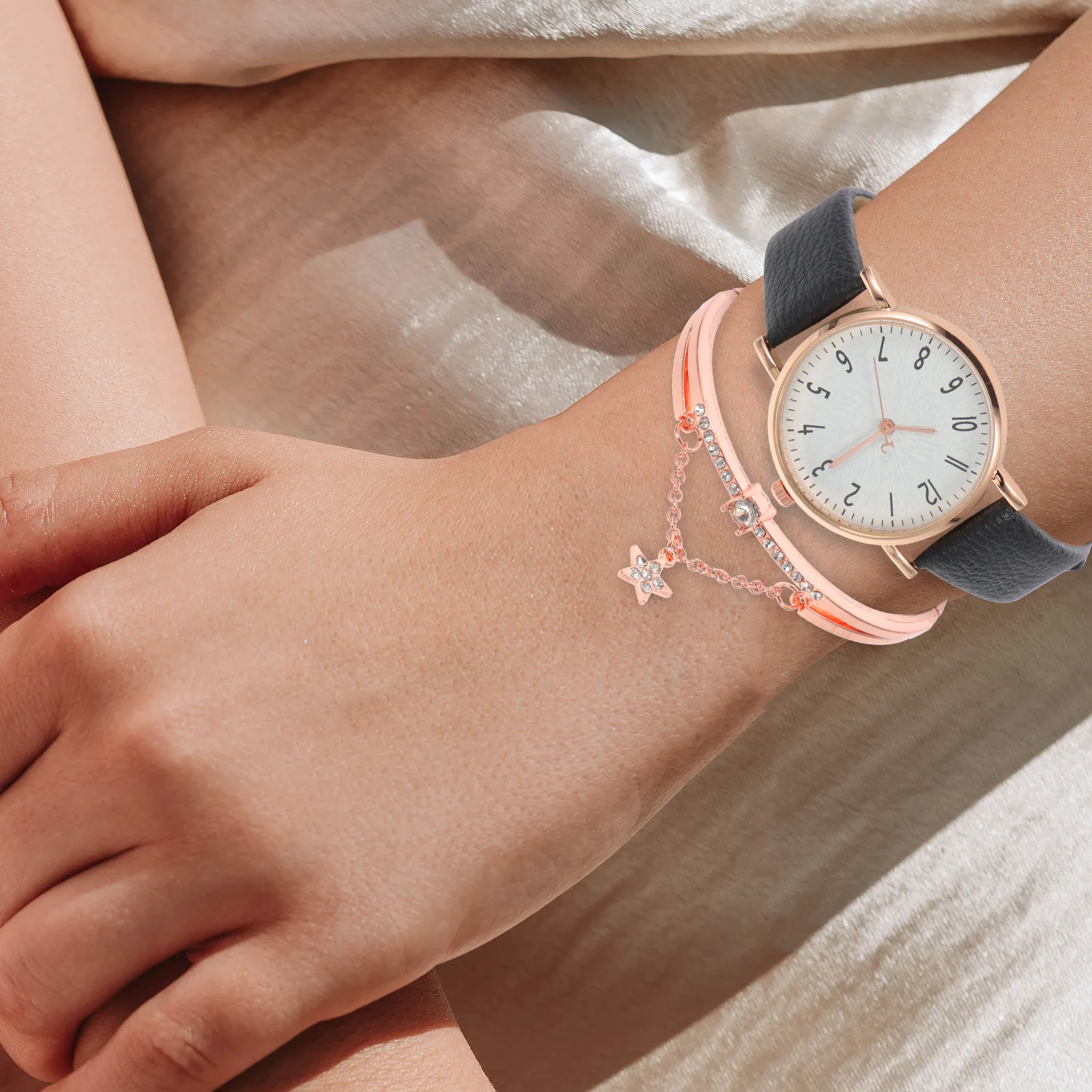 

Quartz Watch Bracelet Set for Women Dress Wrist Fashion Watches Women's Delicate