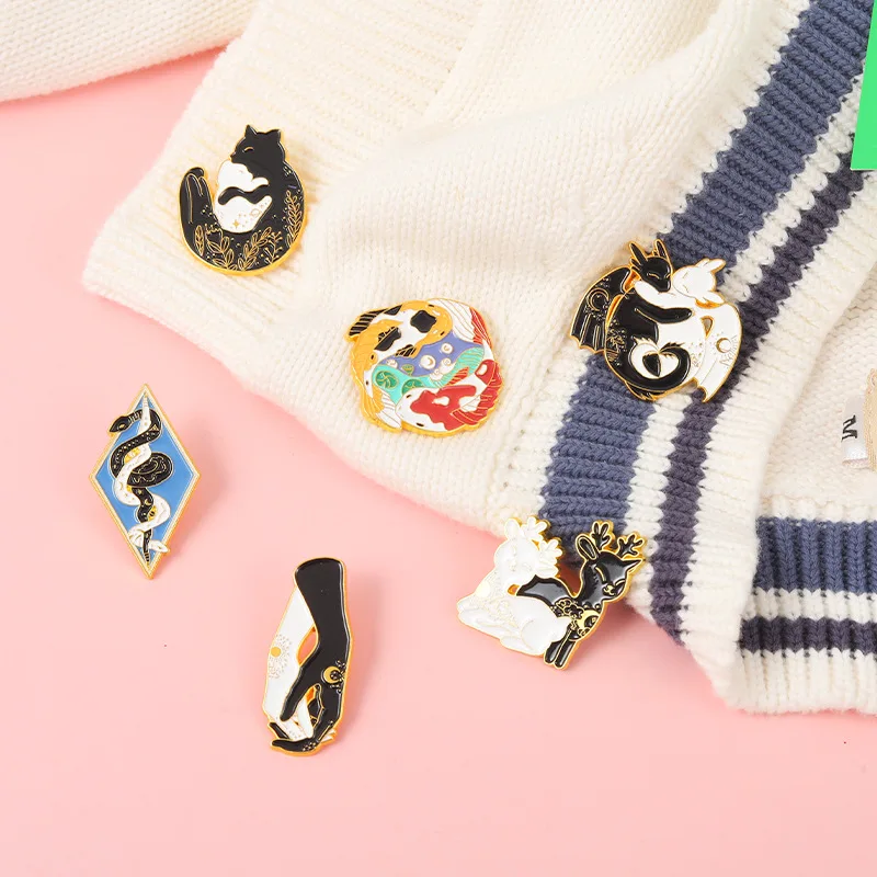 wholesale Starry Hugging Animals Enamel Pins Custom Sun Moon Cat Deer Dragon Snake Koi Hands Brooches Lapel Badges Jewelry Gifts image 4
