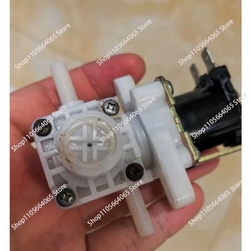 

2PCS Regulator Valve Inlet Solenoid Valve Smart Toilet Toilet Inlet Valve 2 Points 12V Constant Pressure Decompression