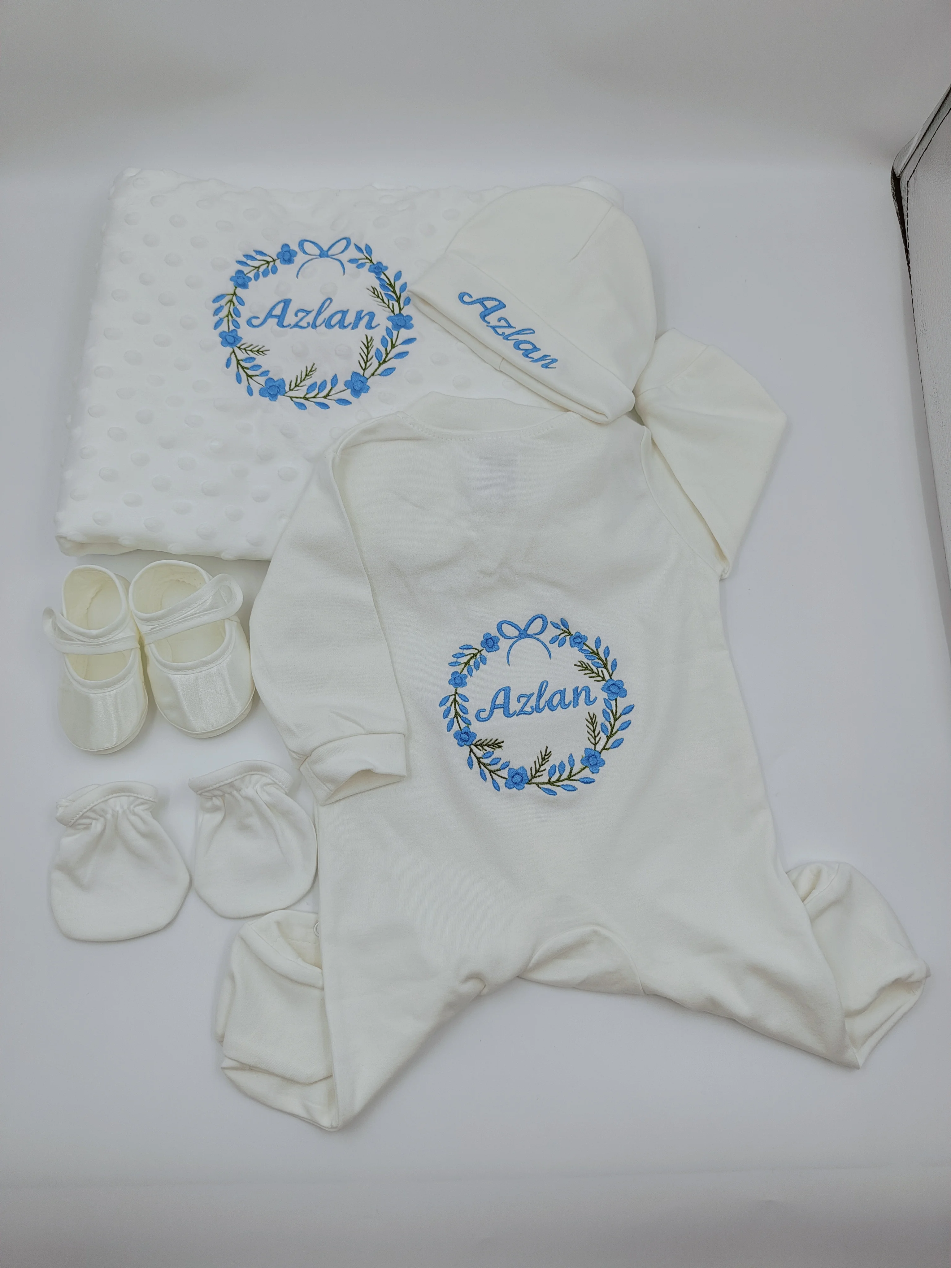 Adorable Cute Fashion Newborn 5 Piece Layette Set Floral Wreath Embroidered Soft Cotton Daily Wear 0-9 Months
