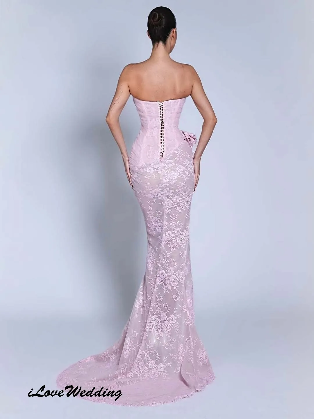 Vestidos de fiesta atractivos con cuello en V de encaje rosa 2025 Vestidos de noche de sirena plisados Vestidos formales de tren de barrido Vestido de fiesta de boda personalizado