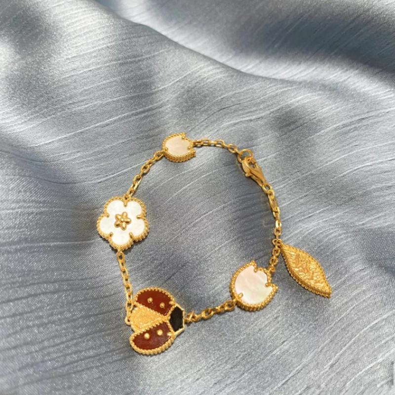 

S925 Silver High Quality Jewelry Seven-spotted Ladybug Five Leaf Lucky Grass Bracelet, Essential for Classic and Elegant Ladies