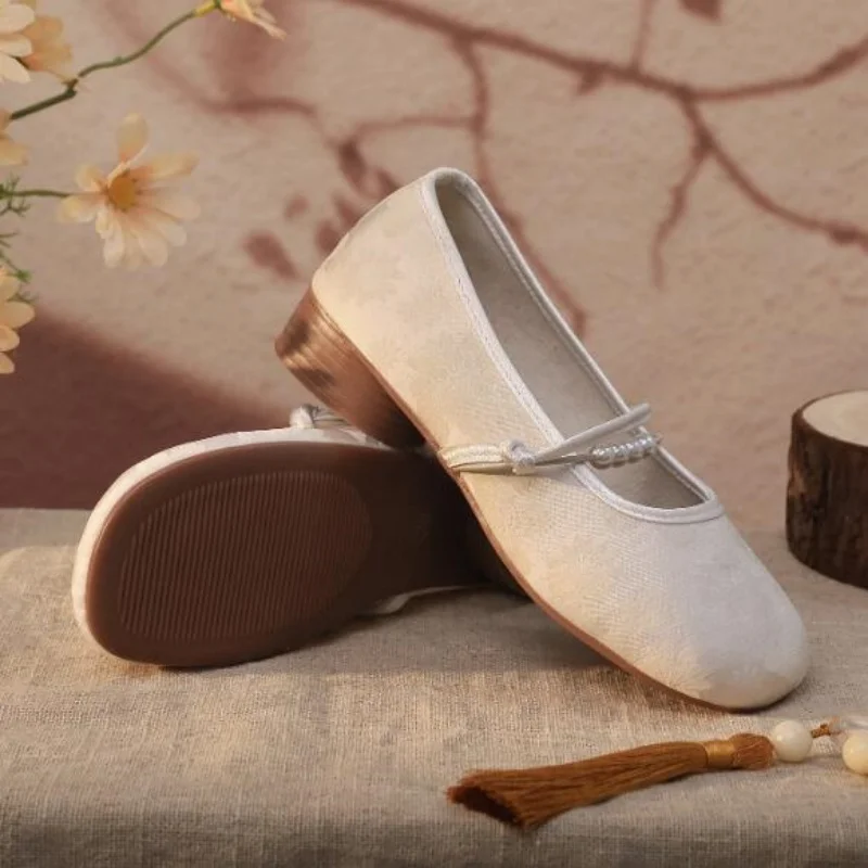 Traditional Style Round Toe Mary Jane Dress Shoe for Ladies Summer Low-Heeled Retro Fabric Shoes Elegant Dance Party Footwear