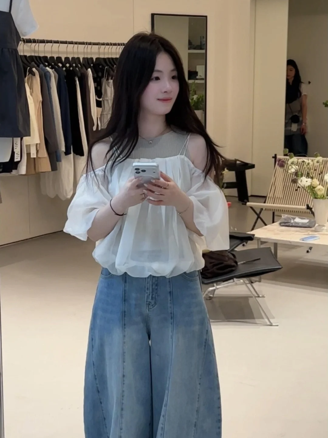 

Нежная шифоновая блузка с открытыми плечами для женщин, весенняя, свободного кроя, с эффектом распускания, белая, с кружевом, в корейском стиле, с длинным рукавом, хлопковая...