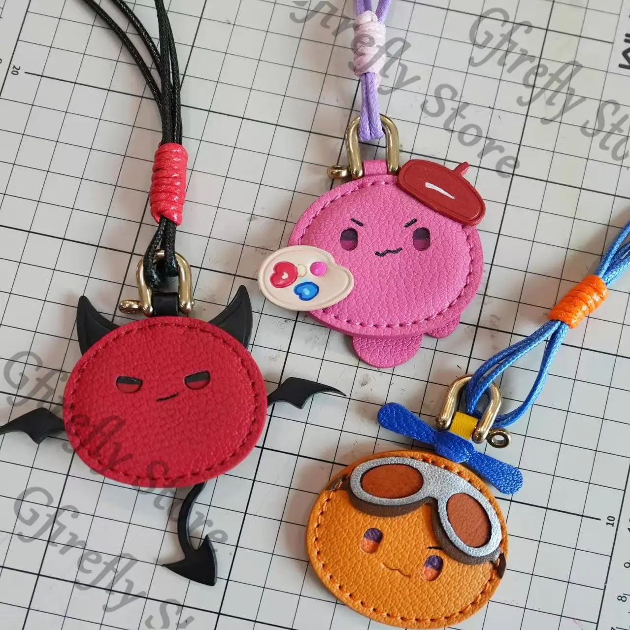 Amore e spazio profondo Rafayel 	 Portachiavi con ciondolo Sylus Caleb, ciondolo con etichetta per bagagli in pelle, ciondolo per borsa, decorazioni per anime, ornamenti regalo