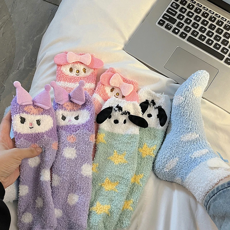 Kawaii bonito sanrio minha melodia kuromi cinnamoroll meias de chão feminino coral veludo absorção de suor meias meninas presente