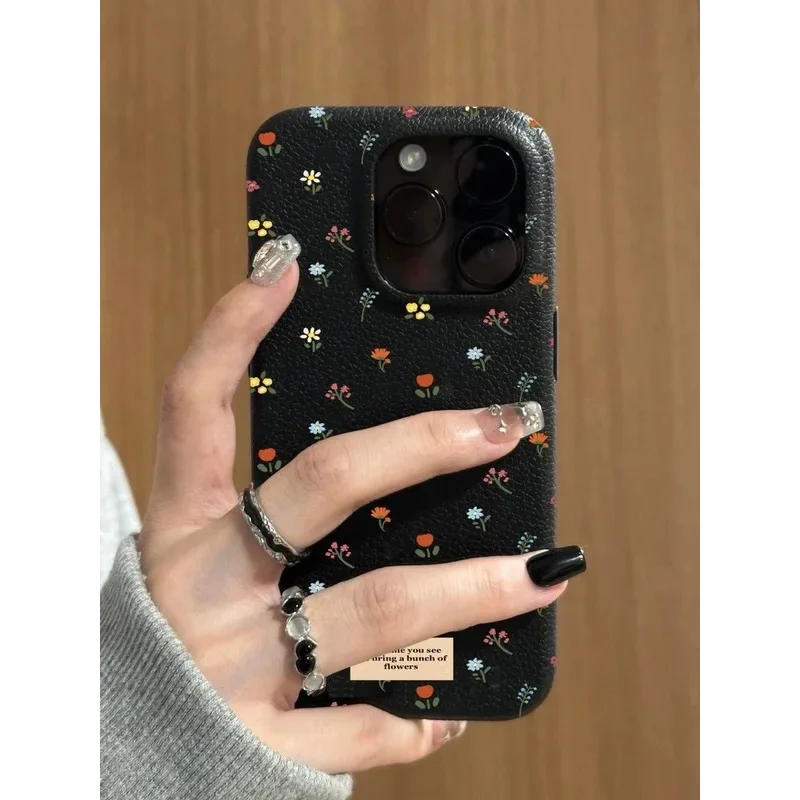 

Luxury Full Screen flower label leather Soft Case protection for iPhone 16 15 13 12 11 14 Pro Max XS XR 16 Plus X lovely Coque