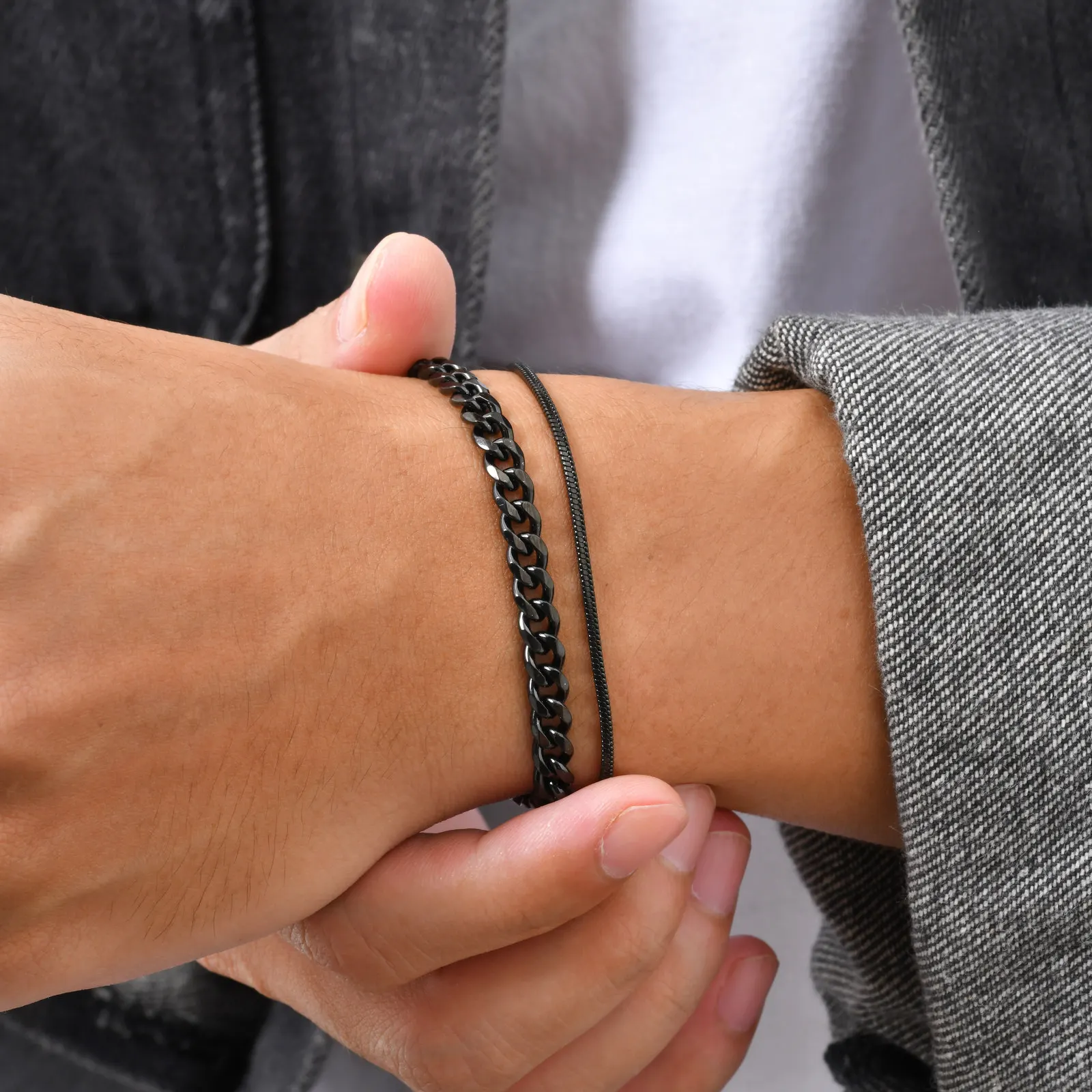 2 Stück kubanische Kettenarmbänder für Männer und Jungen, wasserdichtes Edelstahl-Armband in silberner Farbe, stilvolles Vatertagsgeschenk – Detail 3