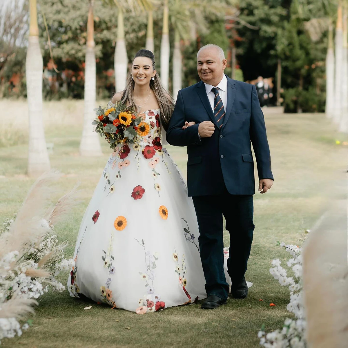 플러스 사이즈 화려한 웨딩드레스 탈부착 가능한 트레인 오프숄더 맞춤형 짧은 랜턴 소매 럭셔리 웨딩드레스